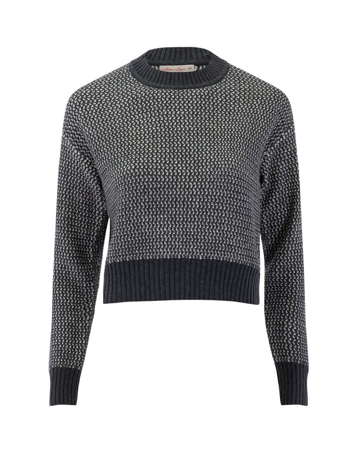 textured stitch crewneck in black and white