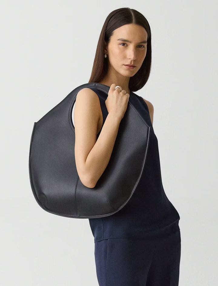 circle tote in black leather