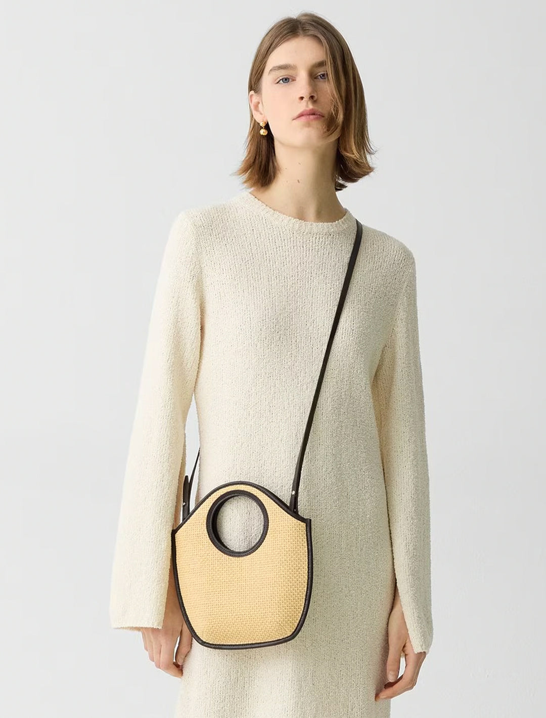 mini circle bag in raffia