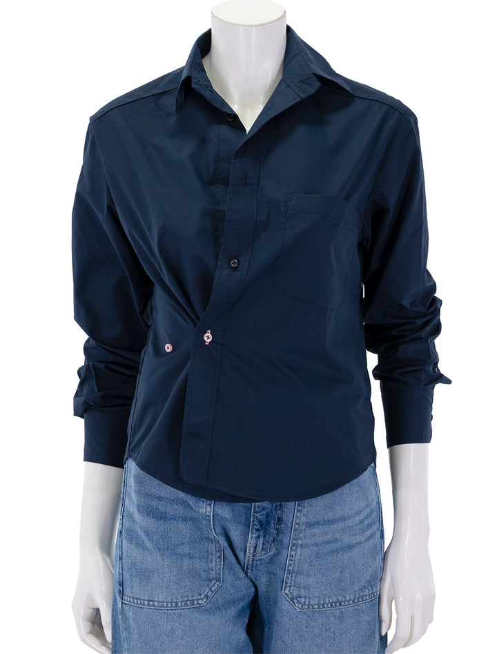 the daily shirt in navy blue