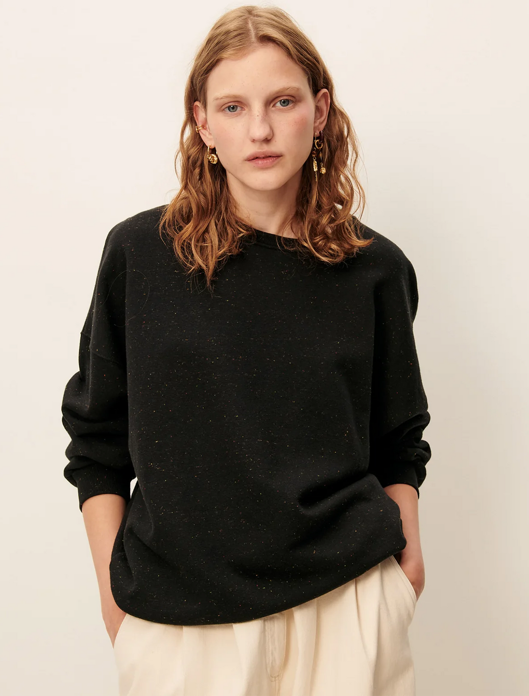 chebbi pullover sweatshirt in black granit