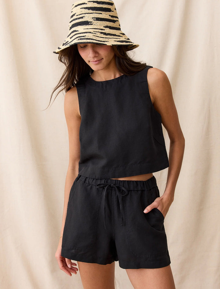 linen drawstring short in black