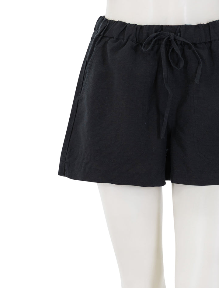 linen drawstring short in black