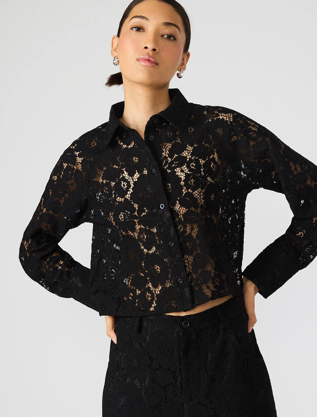 jaiya top in black