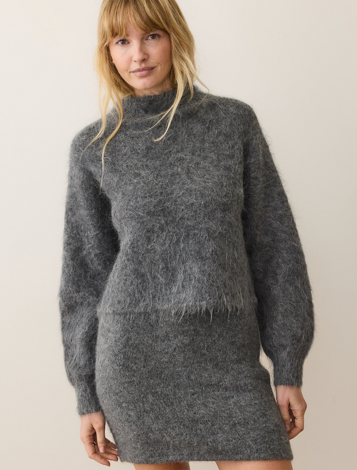 suri eyelash mockneck sweater in charcoal