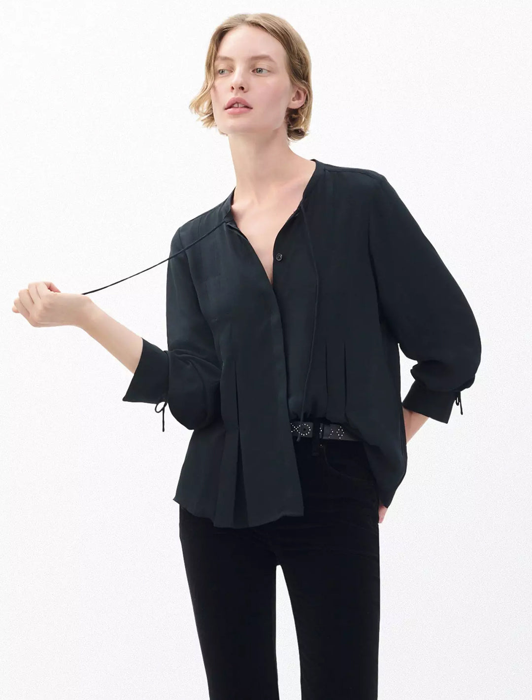 arden pleated blouse in black