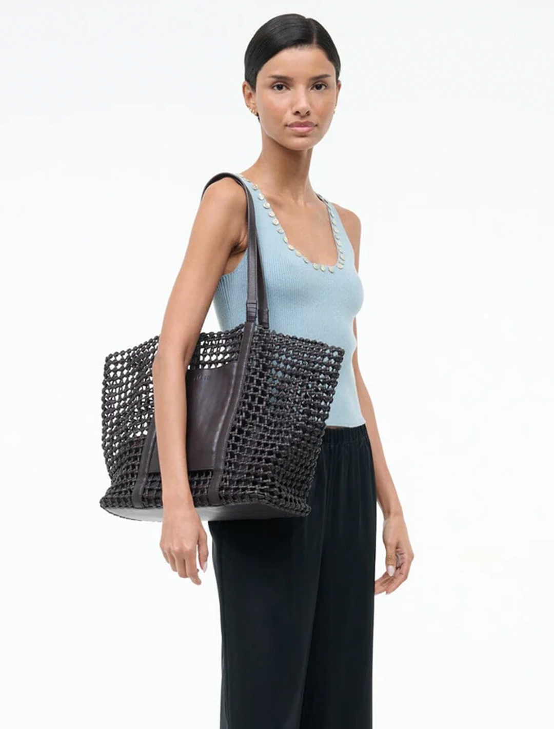 getaway hand knotted tote bag in espresso