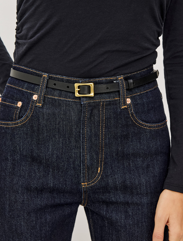 mini remi belt in black with gold buckle