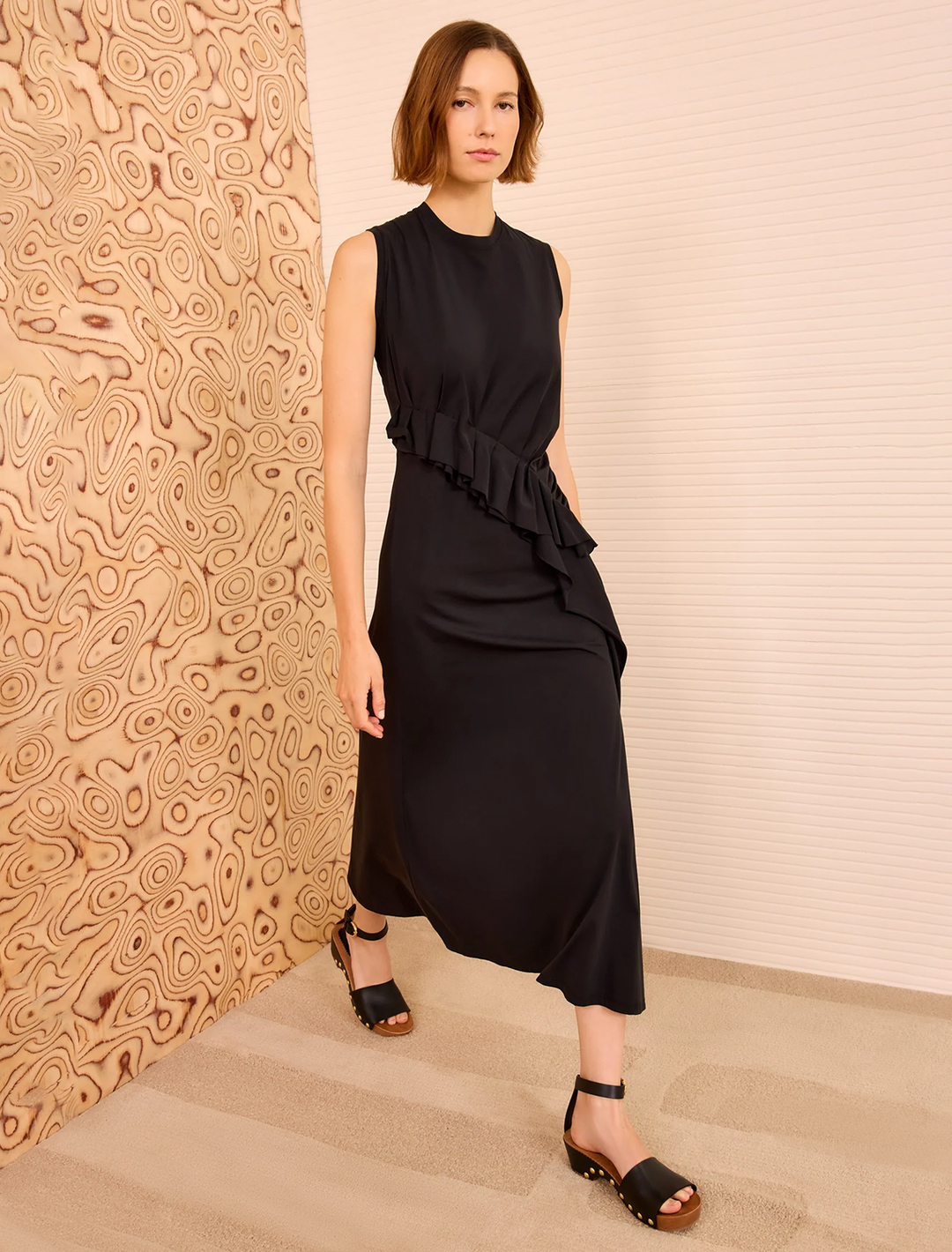 jeune sleevless dress in noir