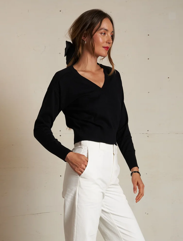 georgina cashmere vneck sweater in black