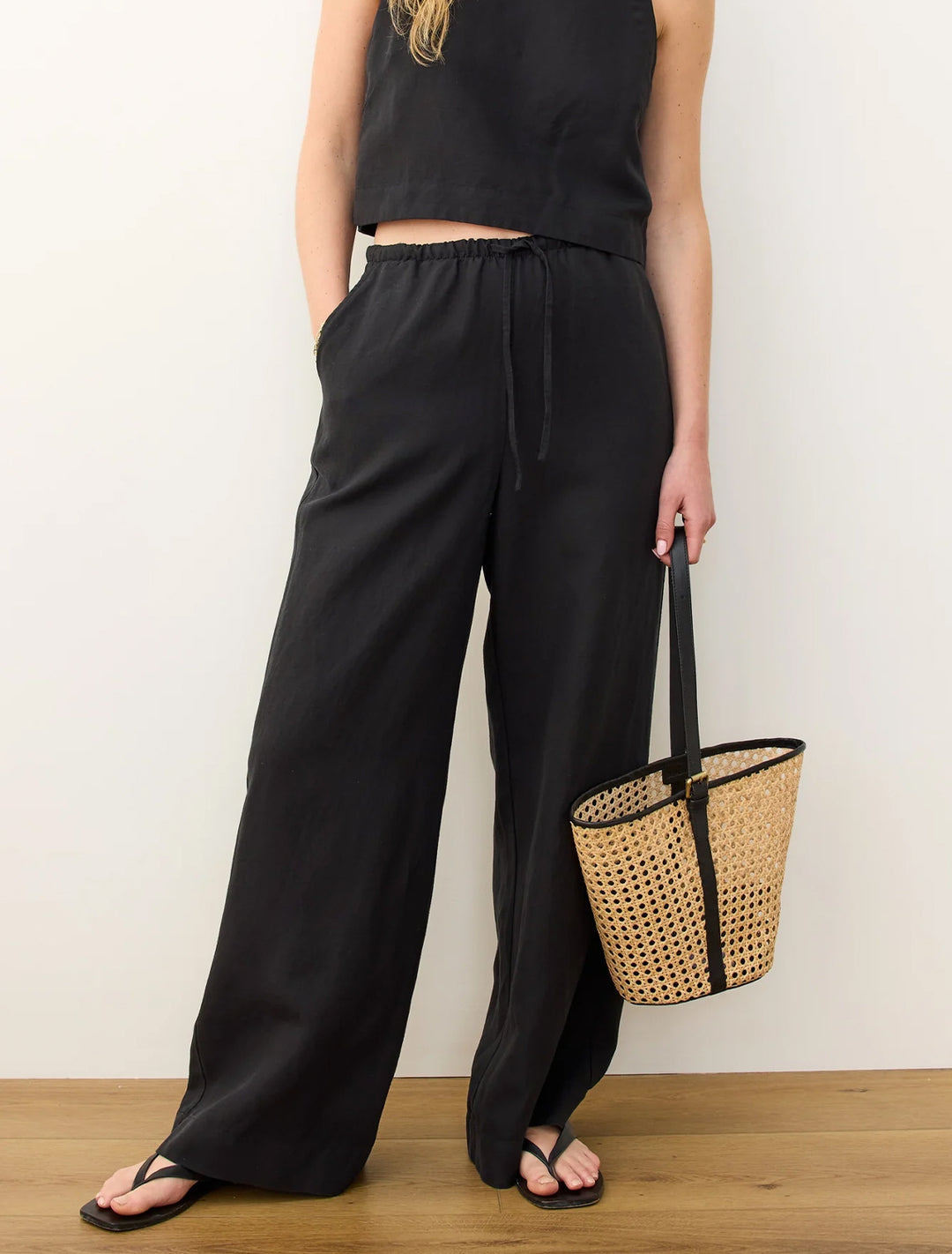 linen drawstring pant in black