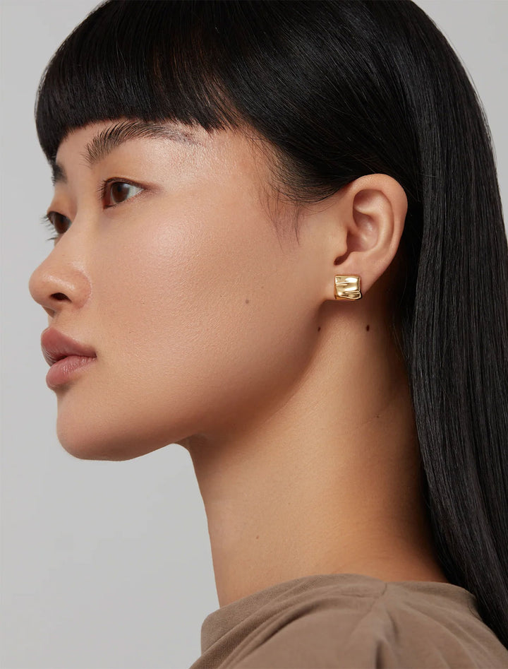 mini sundra earrings in gold