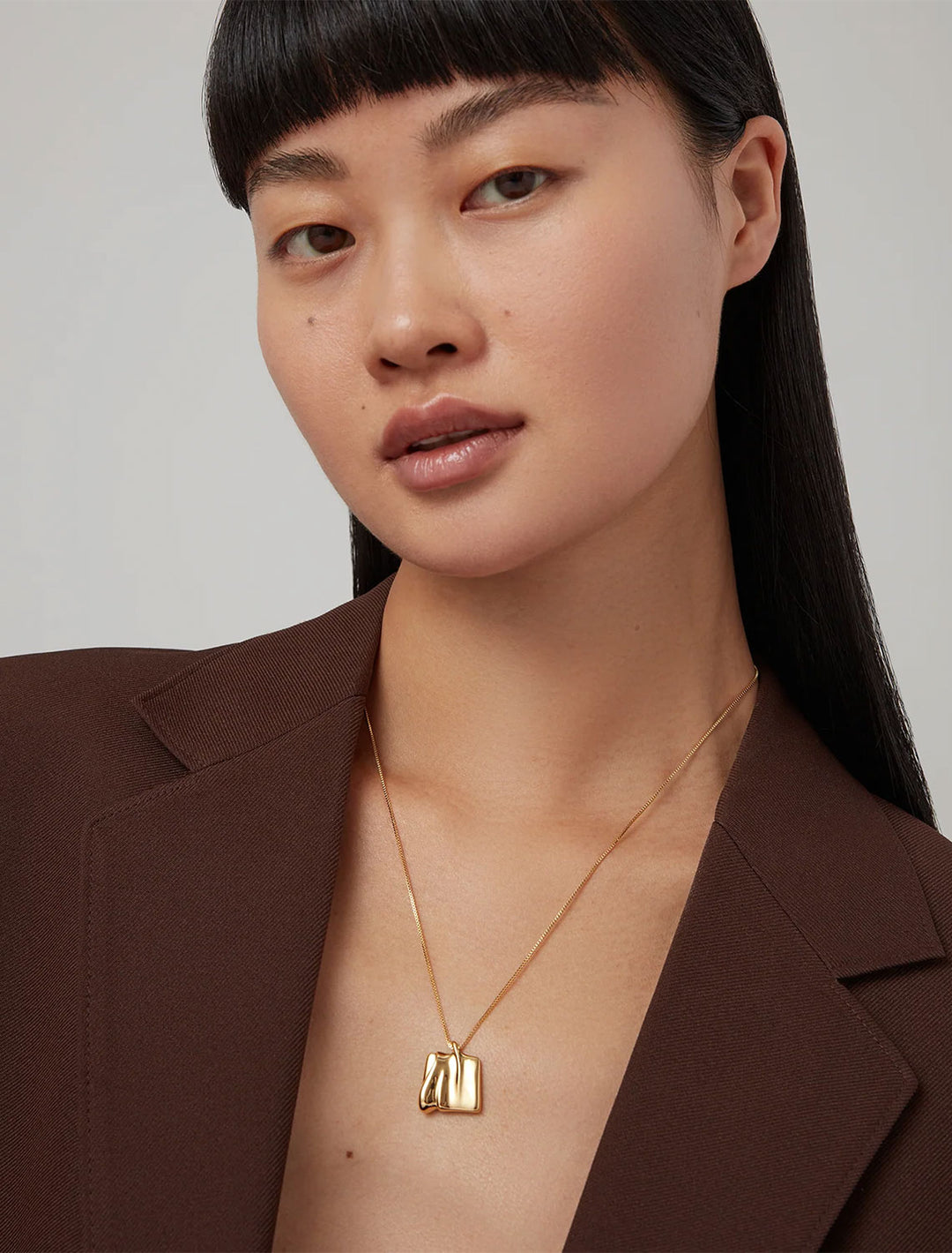 sundra pendant necklace in gold