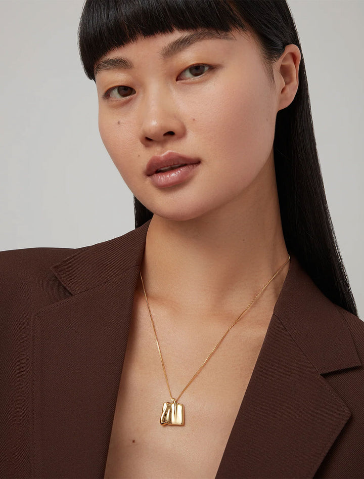 sundra pendant necklace in gold