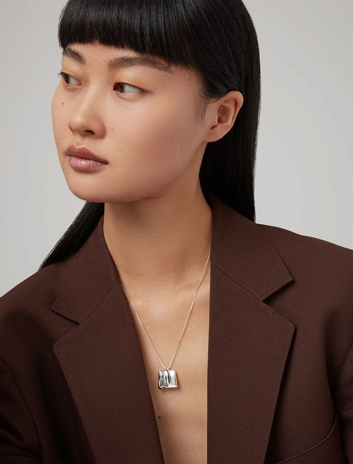 sundra pendant necklace in silver