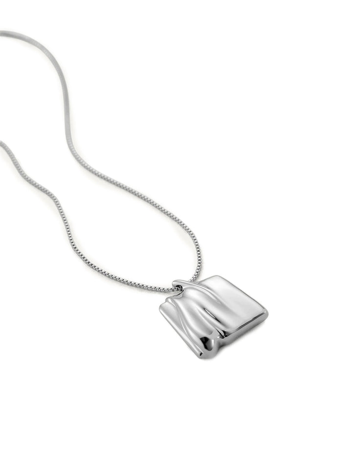 sundra pendant necklace in silver