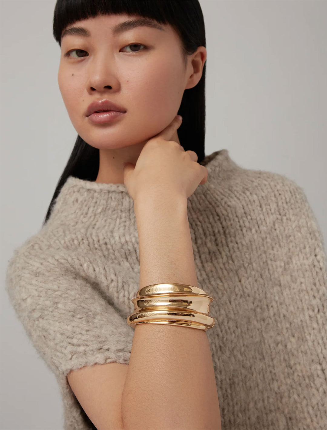 lennon mega bangle in gold