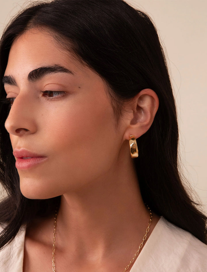 medium wavy hoops