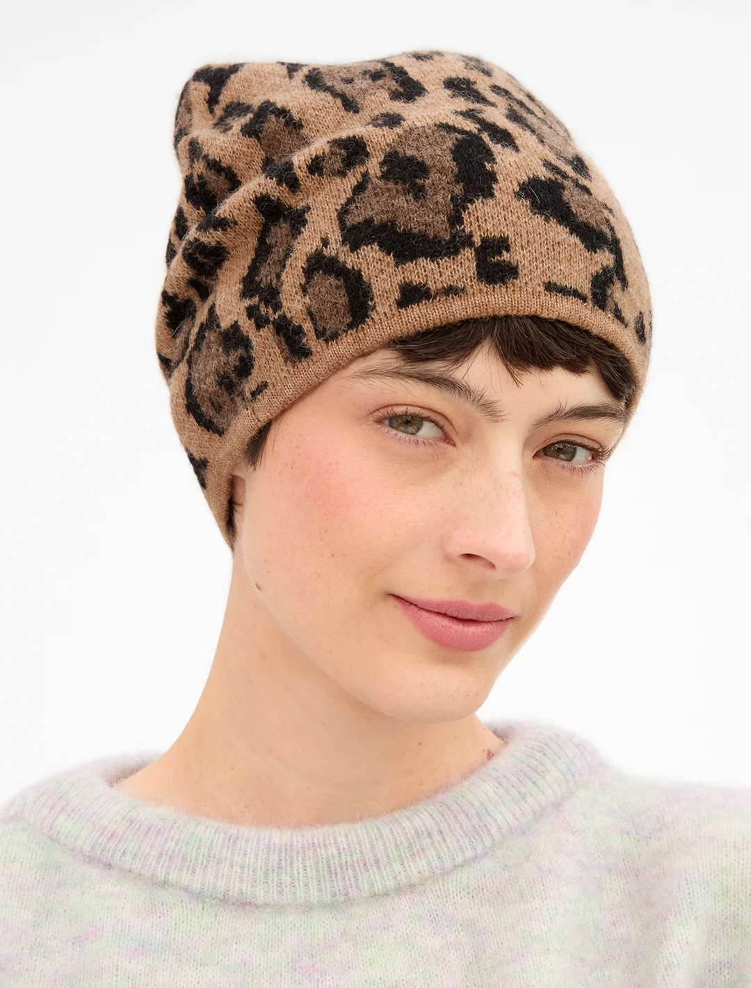 beanie in camel jaguar