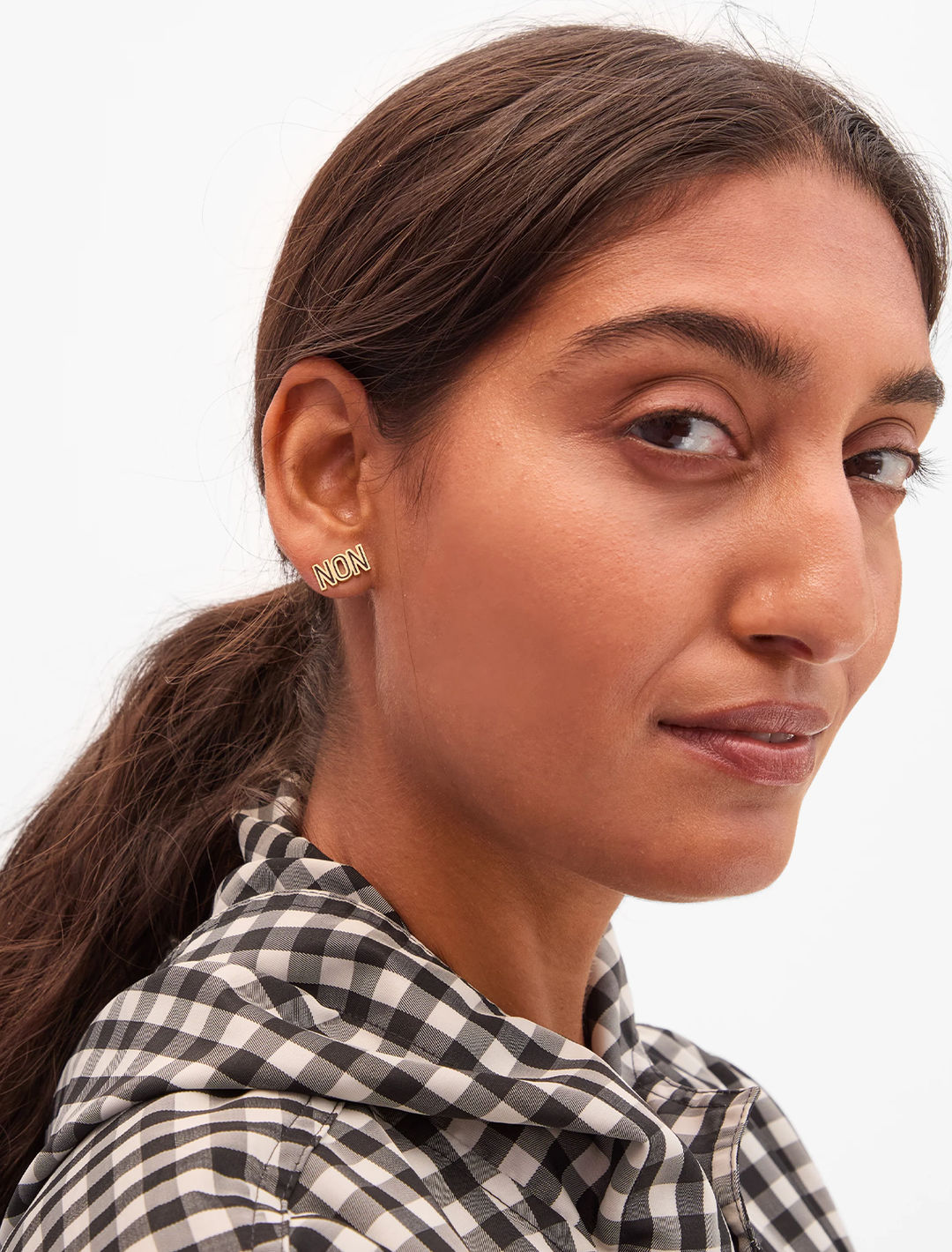 oui non stud earrings