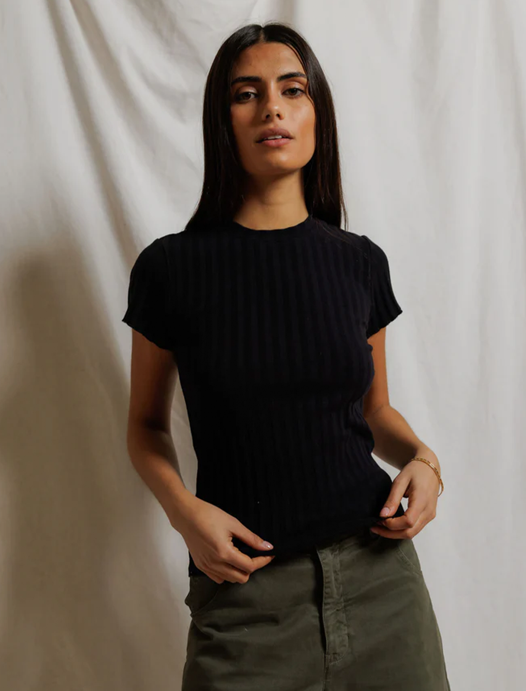 suri tee in true black