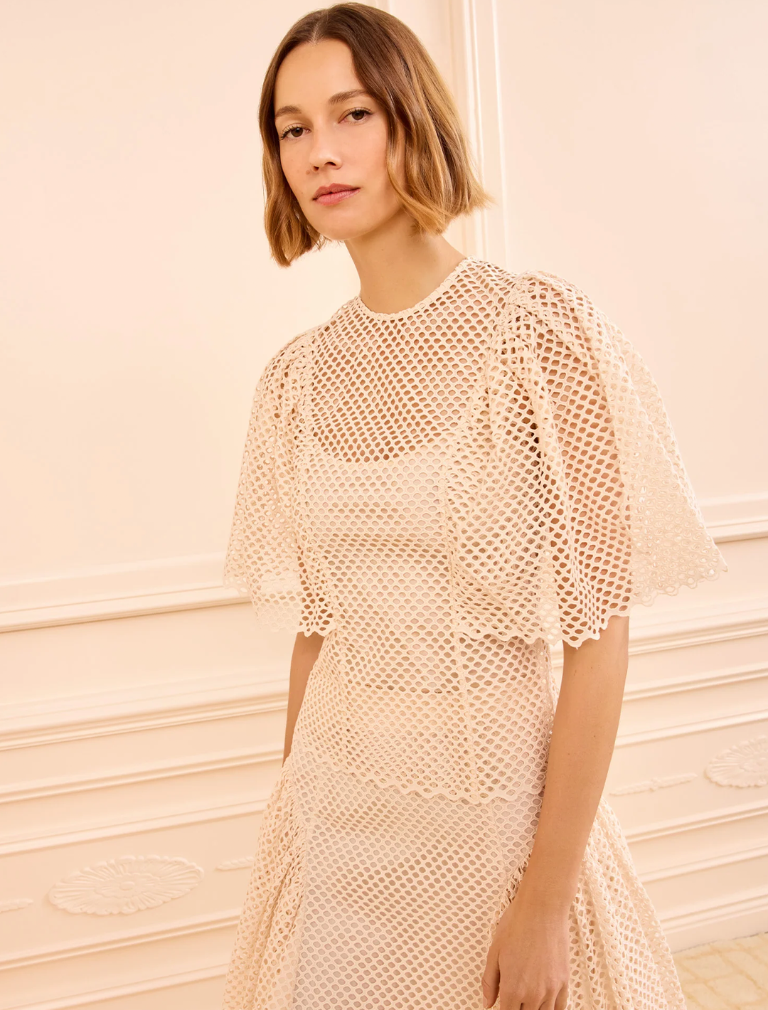 hera eyelet top in cowrie