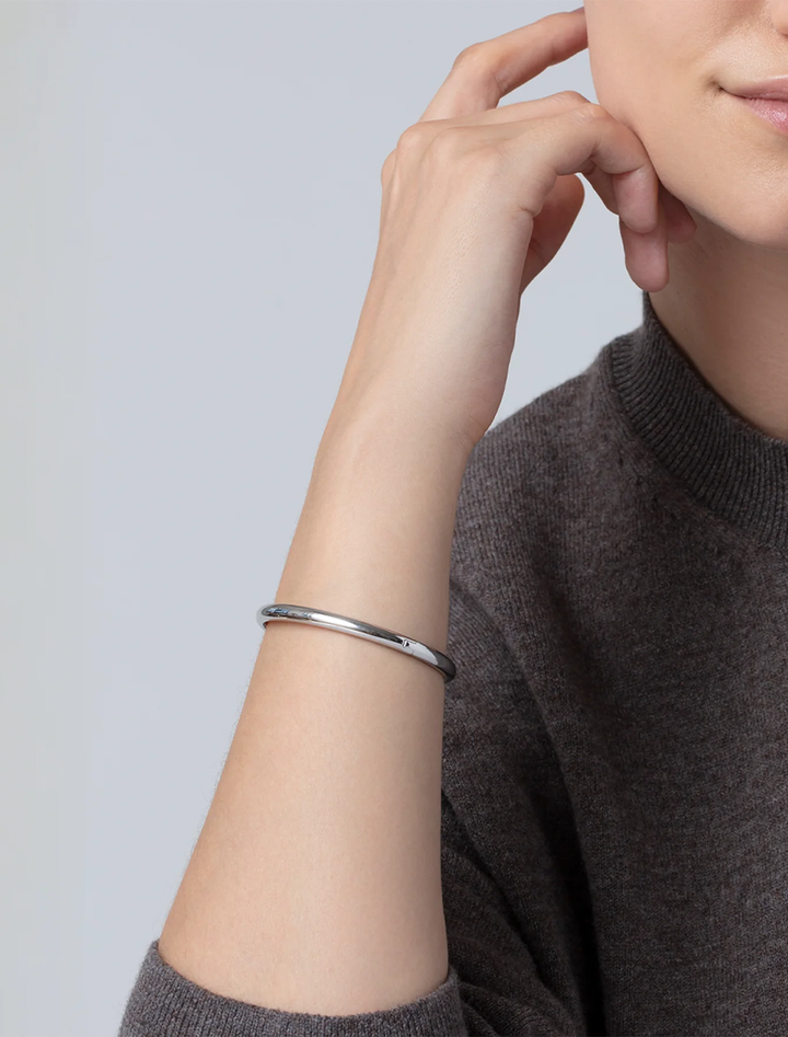 remi bangle in platinum