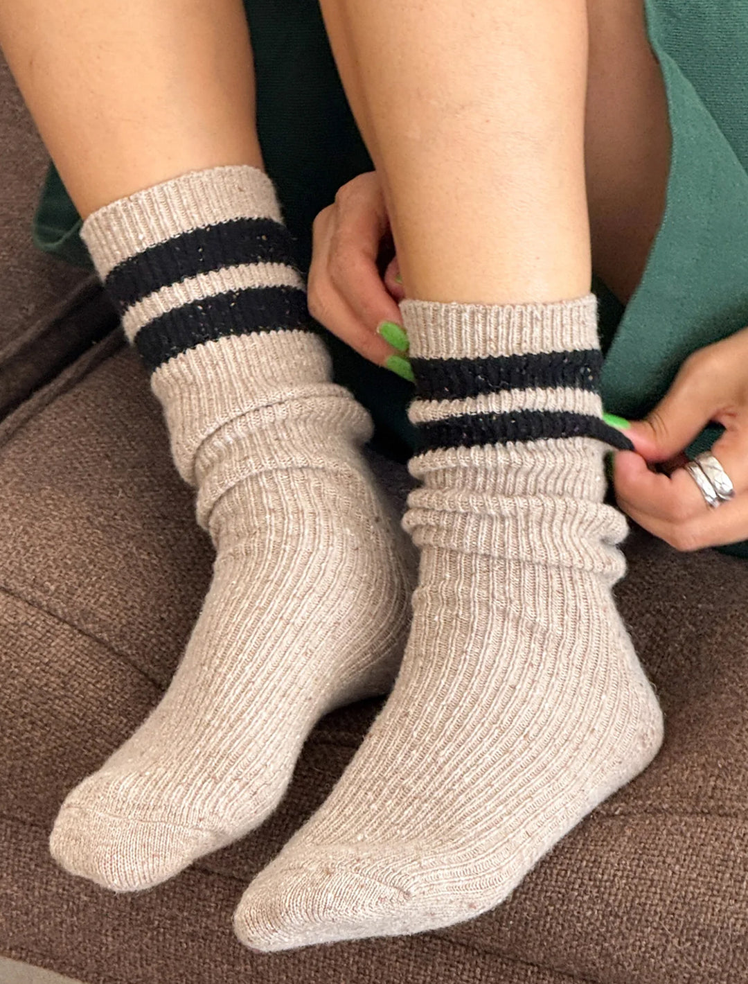 snow varsity socks in beige and black