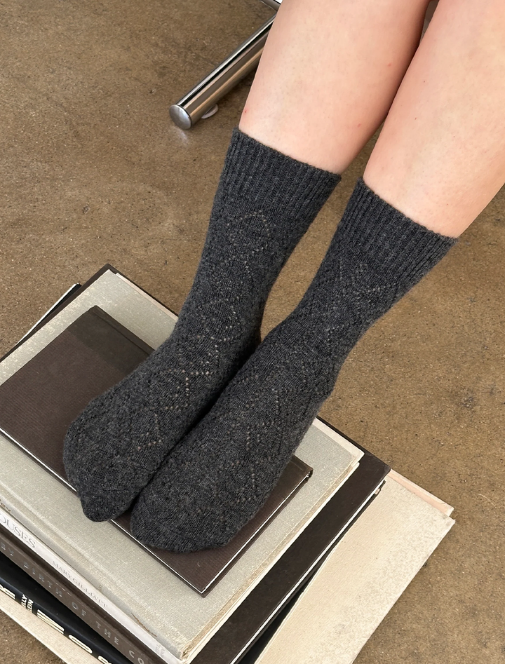cashmere pointelle socks in charcoal