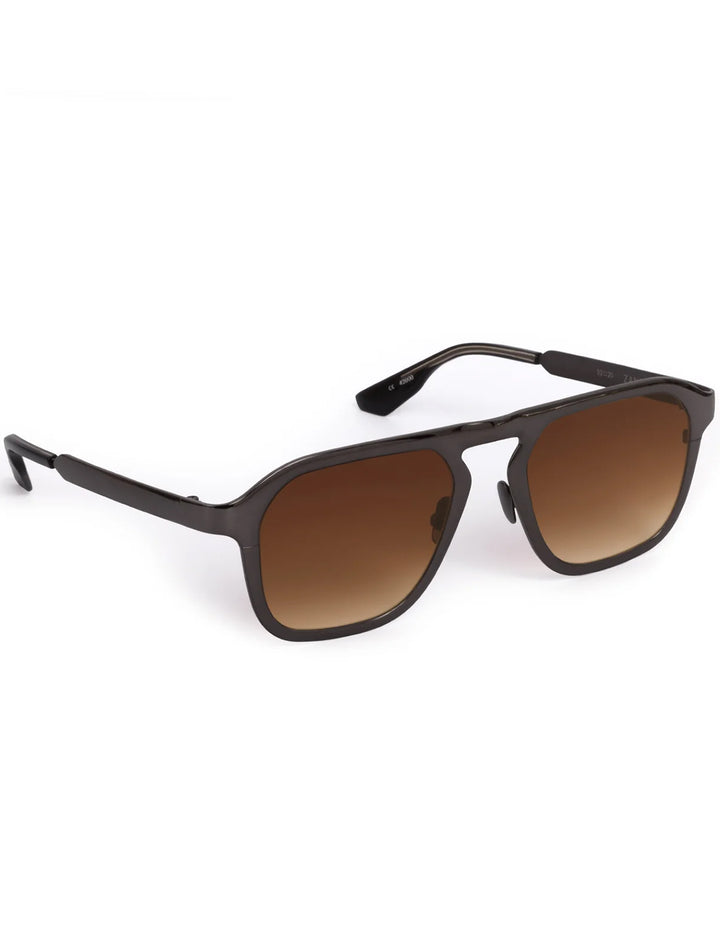 zander | gunmetal chroma + black tea