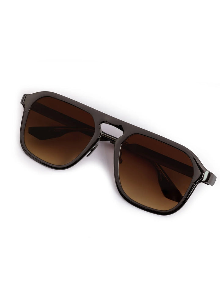 zander | gunmetal chroma + black tea