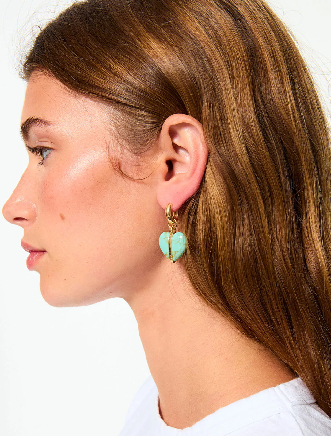 the stone mini heart earrings in turquoise