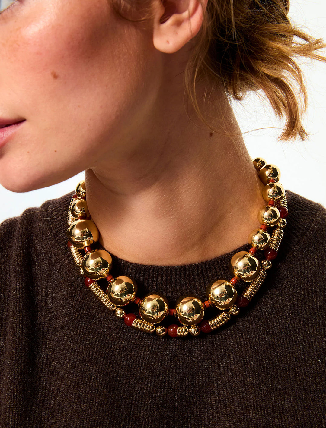 the very big bead necklace