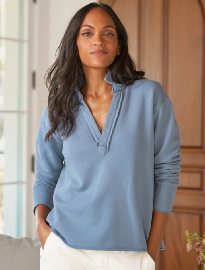 Model wearing Frank & Eileen's patrick popover henley in fog.