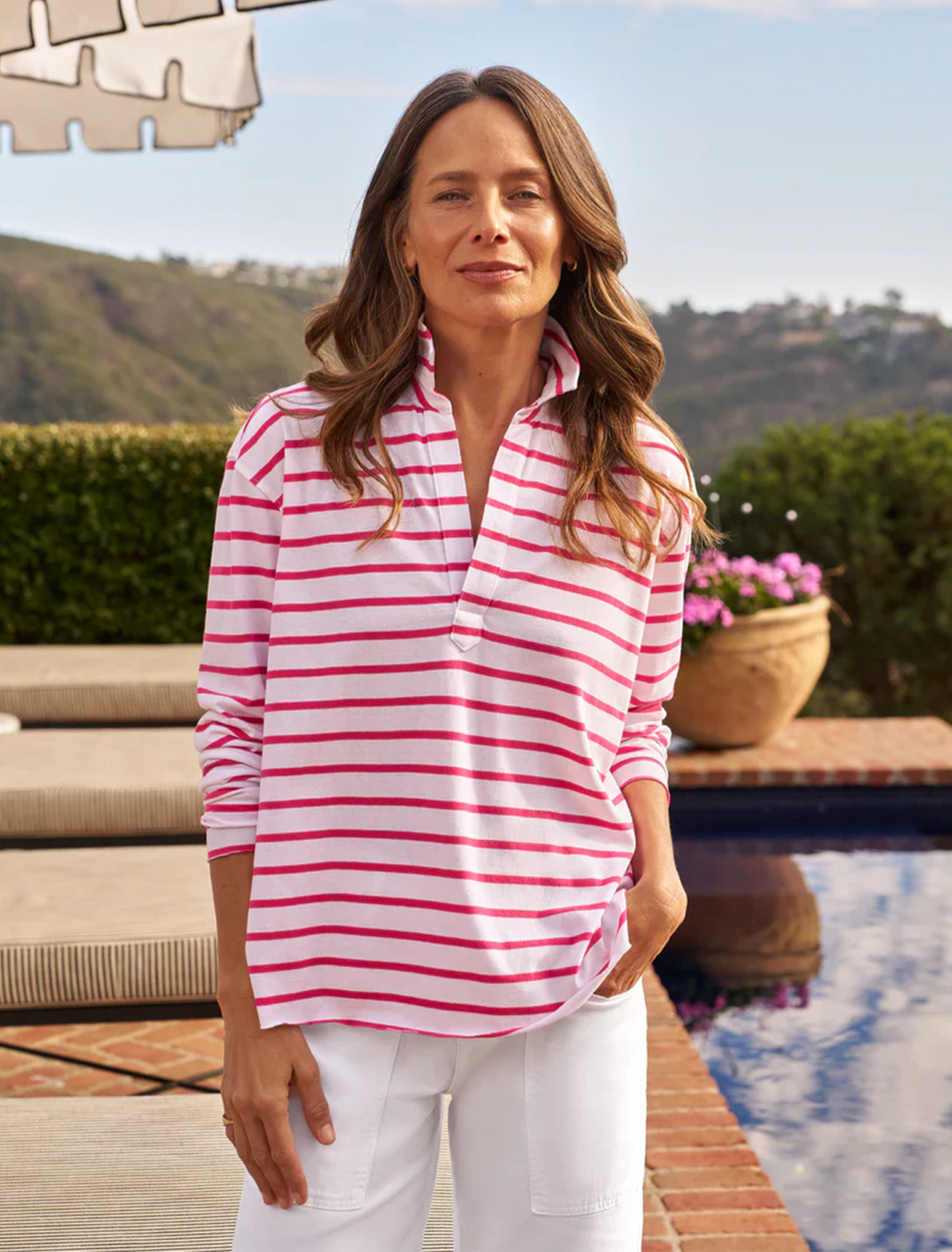 Model wearing Frank & Eileen's patrick popover in lotus stripe.