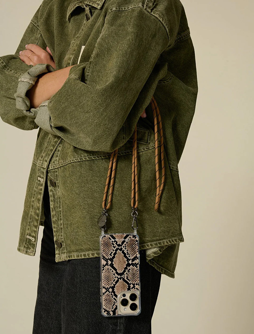 liam taupe and noir chain