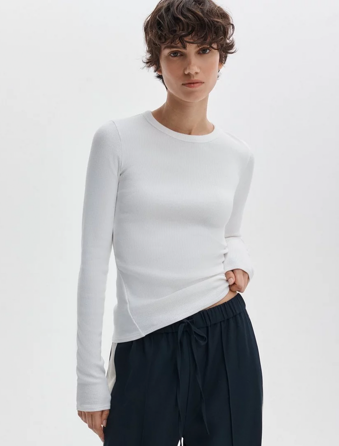 essential rib long sleeve tee in white