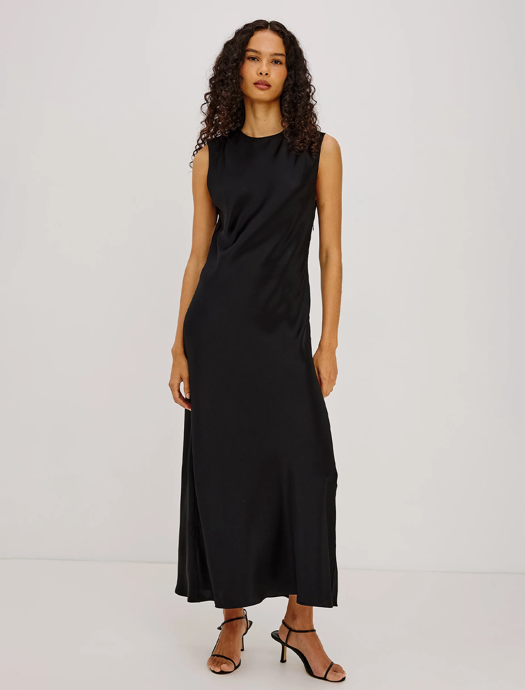 mira dress in black