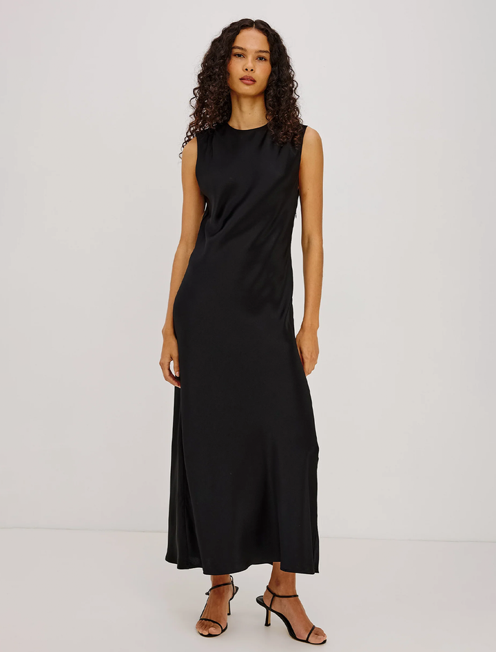 mira dress in black