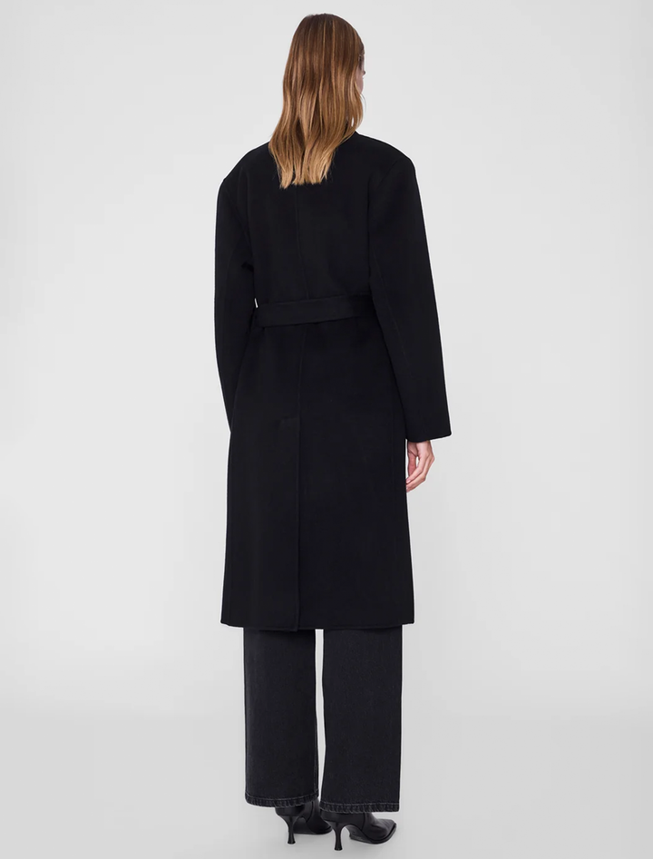 sana cashmere coat in black