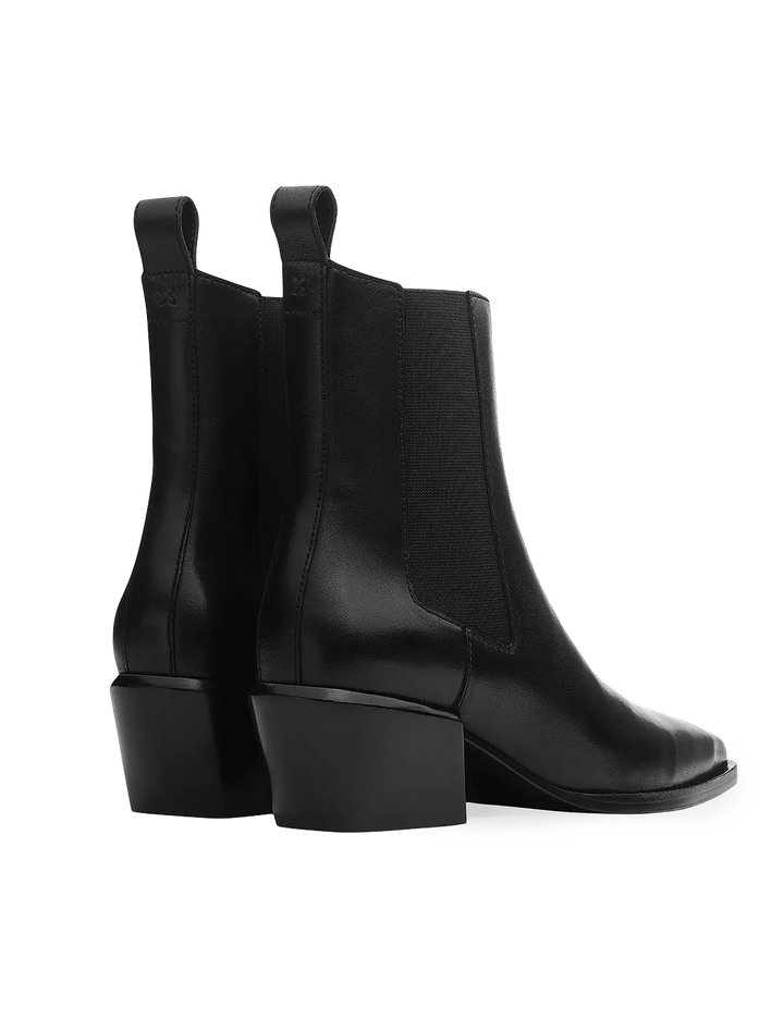 joni chelsea booties in black