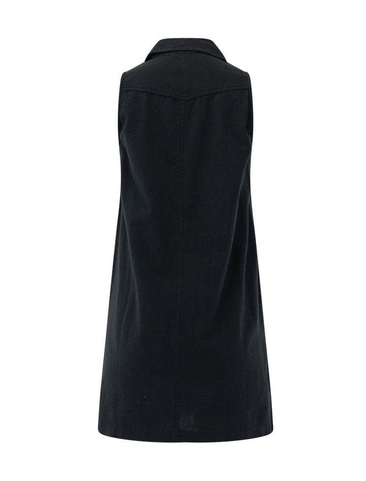 sleeveless pleat pocket dress in black