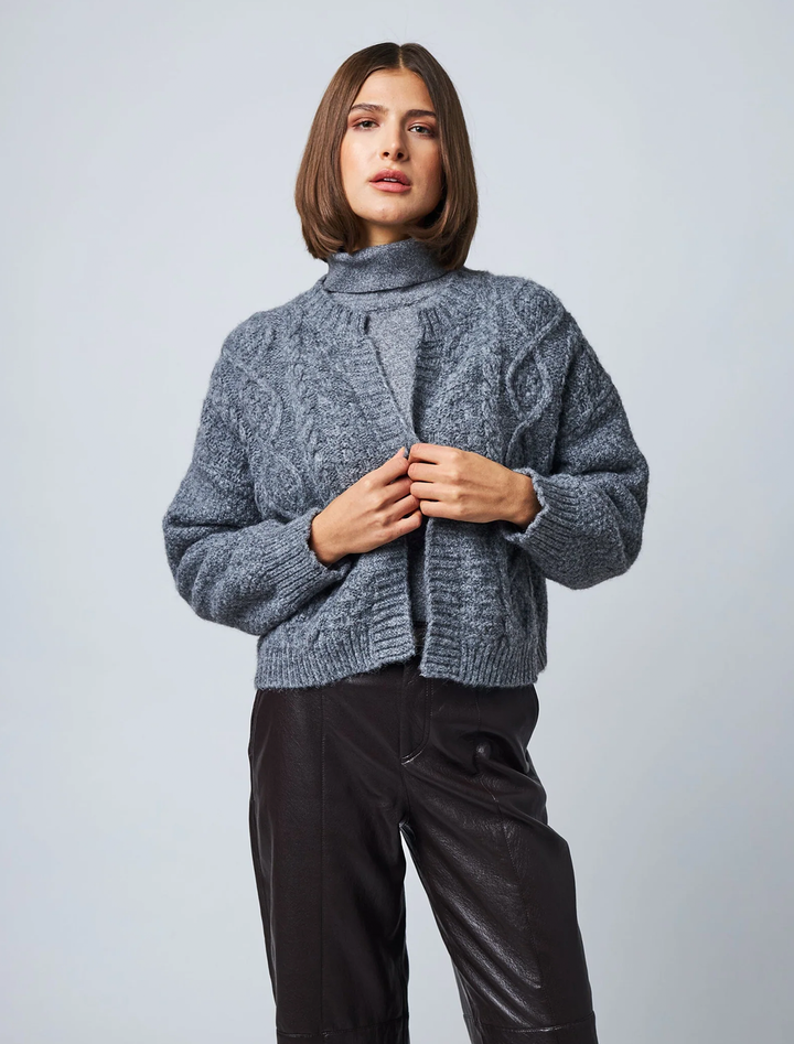 amabella cardi in rocky slate