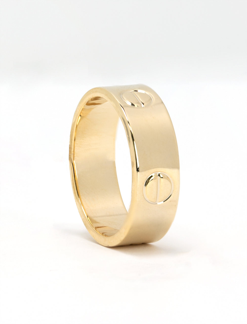 Close-up view of AV Max gold screw accent ring