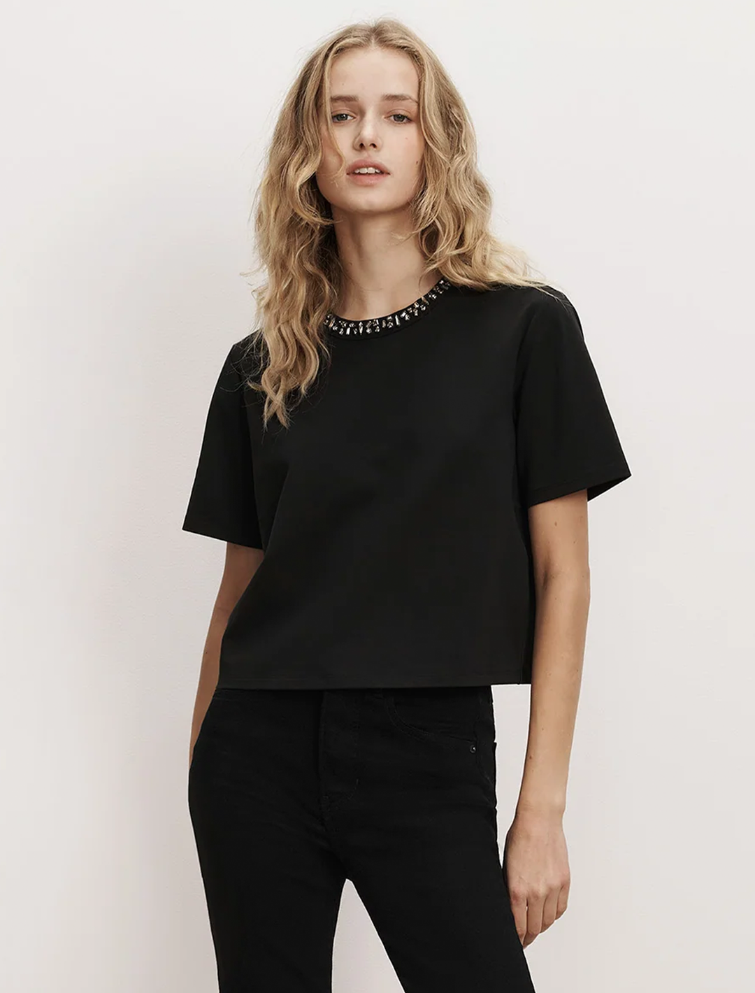 sebastian jewel neck tee in black