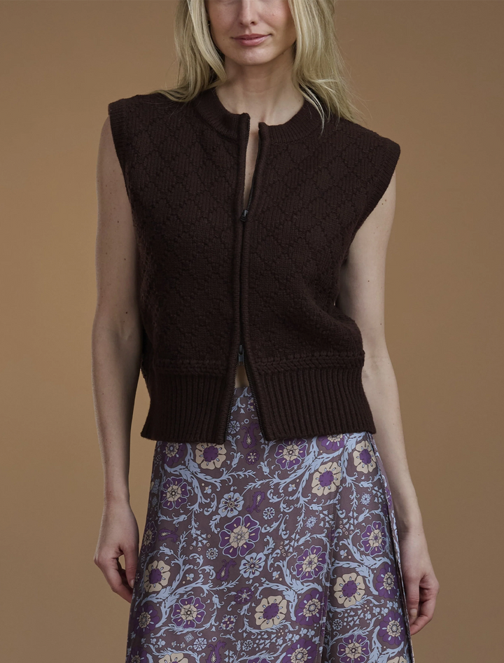 benson sweater vest in java