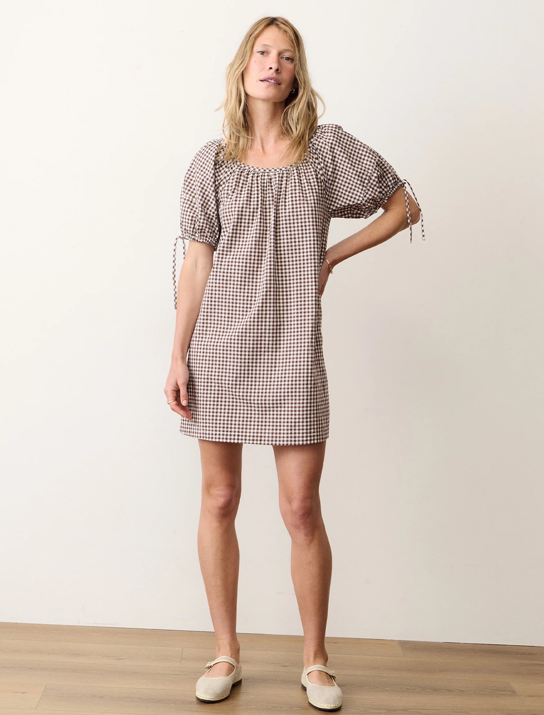 aleca poplin gingham dress in chocolate