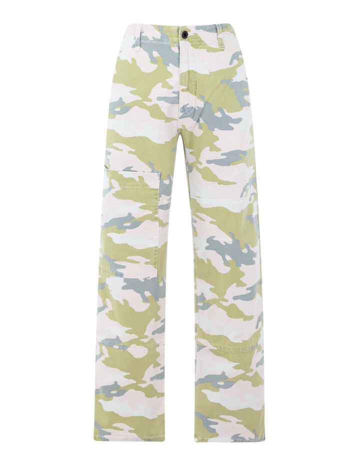 carpenter in pink camo
