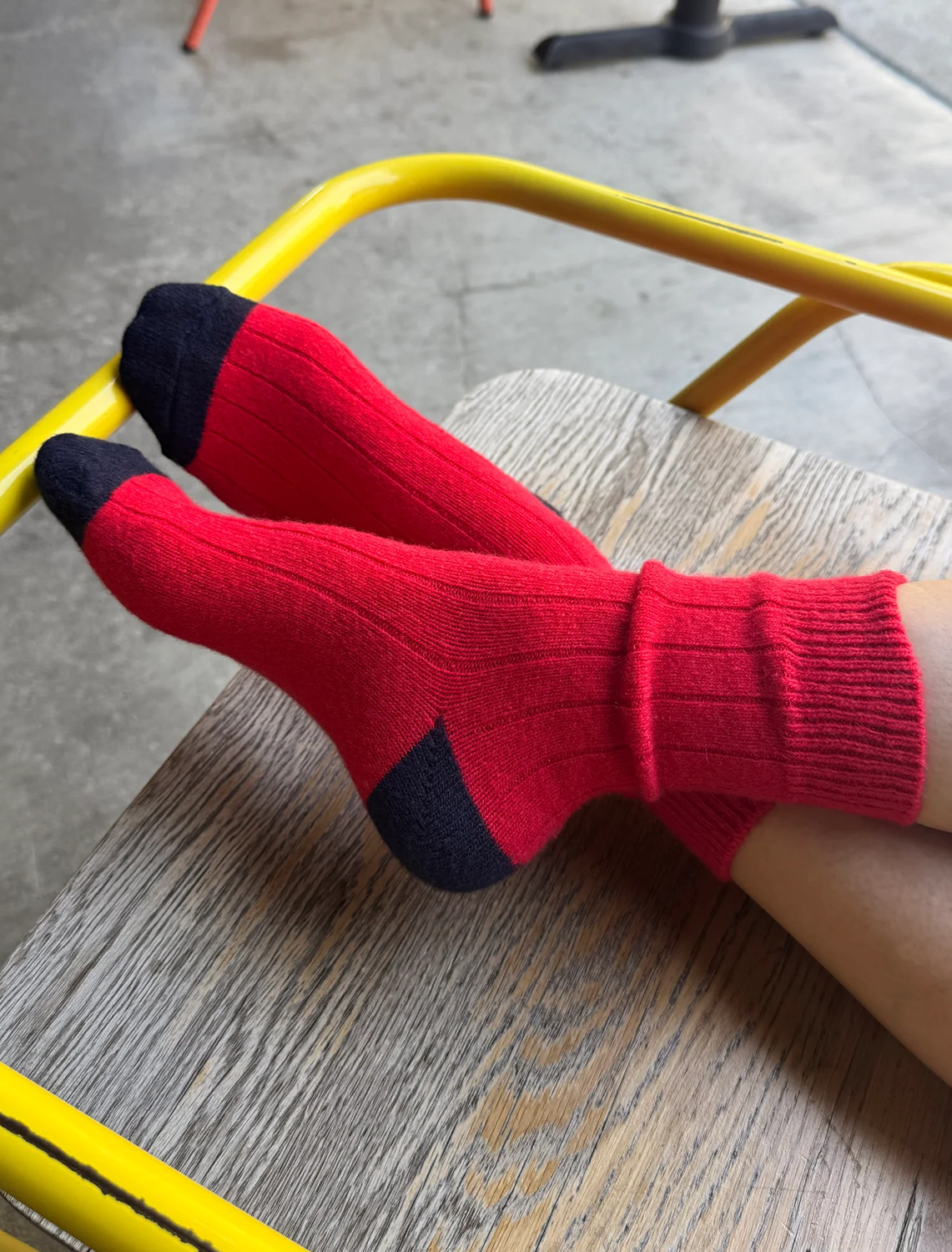 classic cashmere socks in poppy red