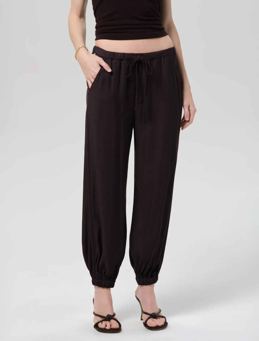 bubble pull on pant in brown